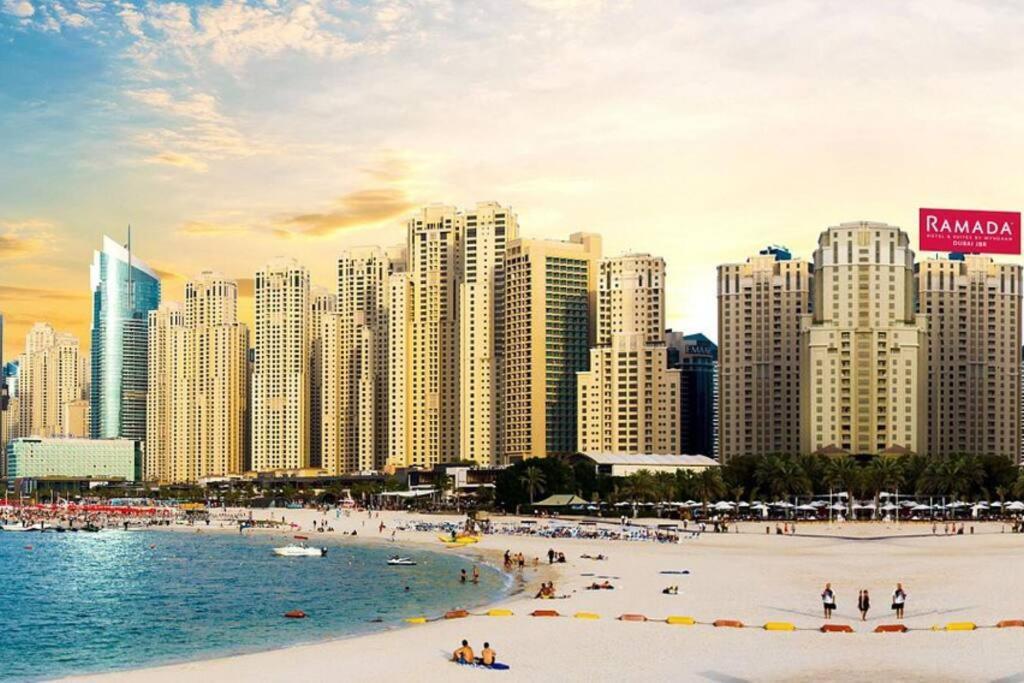 La Buena Vida Holiday Homes - Beach Front Very Spacious, Luxe And Modern 3 Bedroom With Full Kitchen In Jbr , 3 Min To The Jbr Beach Dubai Marina And Tram Station 외부 사진